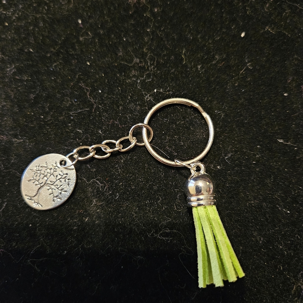 Keychain Engraved Tree Pendant "Life is a Gift" - Hand Assembled